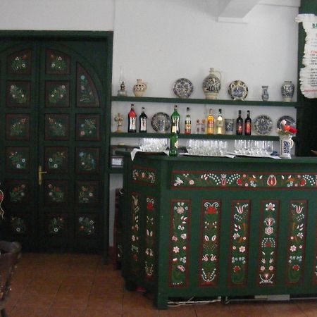 Gobe Csarda Hotell Oradea Exteriör bild